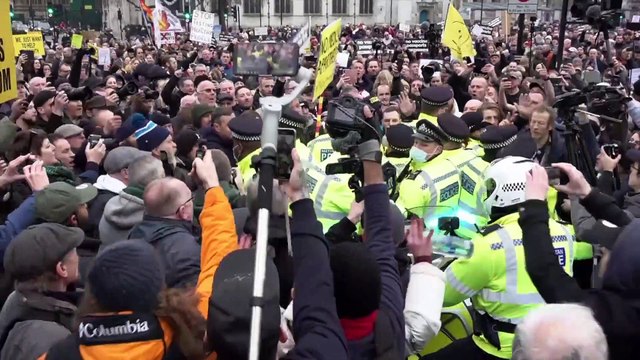 Демонстрации против санитарных ограничений в Европе