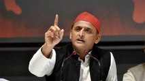 IT raid at SP leaders' home, Akhilesh targeted Yogi govt