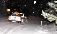 Kar nedeniyle Spil Dağı'nda mahsur kalan vatandaşlar kurtarıldı