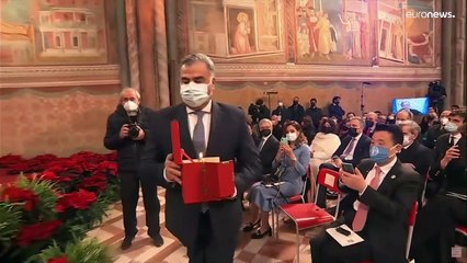 Télécharger la video: I francescani premiano il segretario generale dell'Onu Guterres