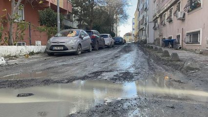 Bakırköy ve Kadıköy'de mahalle sakinlerinden çamur tepkisi