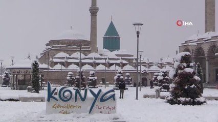 Konya'da kar yağışı sevince dönüştü