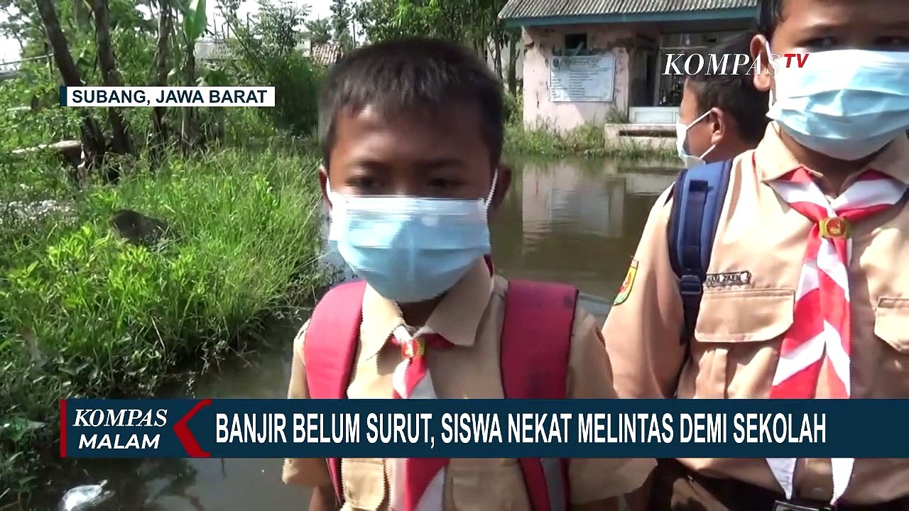 Pelajar di Subang Terpaksa Harus Rela Lewati Banjir Untuk Pergi ke Sekolah, Berikut Selengkapnya!