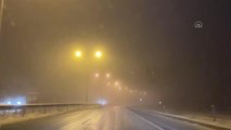 Kar yağışı nedeniyle Samsun-Ankara kara yolunda ulaşımda güçlük yaşanıyor