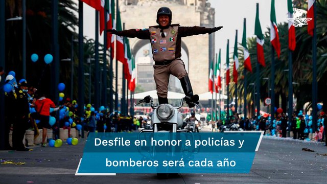 Policías y Bomberos de la CDMX desfilan por calles de la ciudad
