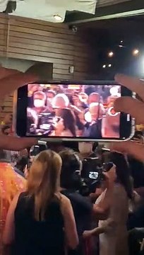 Lula chega ao palco em jantar em São Paulo ao som de Anunciação, de Alceu Valença