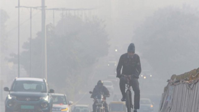 Delhi shivers as mercury drops to 4 degrees