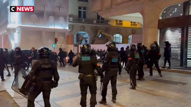 Football : heurts entre supporters de l'Algérie et les forces de l'ordre