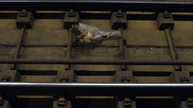 House of Cards (US) Saison 4 - Tracks (Teaser) (EN)