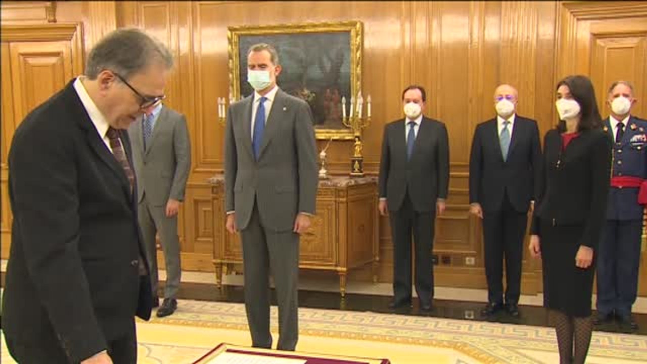 Joan Subirats promete su cargo ante el rey