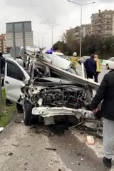 Bursa'da bariyerlere ok gibi saplanan otomobilden burnu bile kanamadan çıktı
