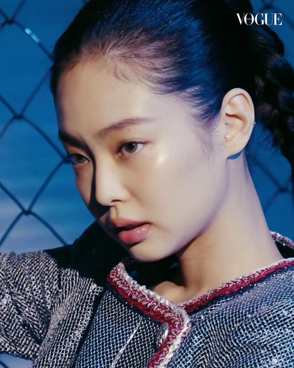 [VOGUE] BLACK PINK JENNIE 10s EYE CONTACT