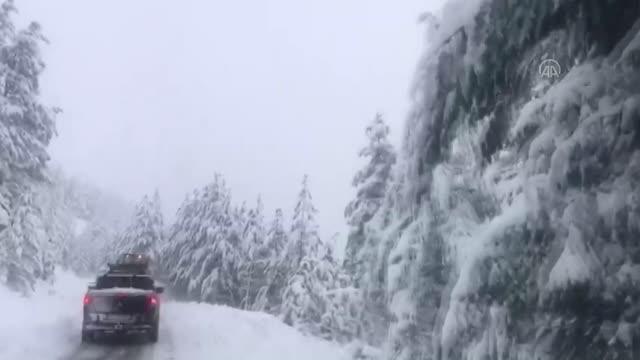 Köyde mahsur kalan hamile kadın için seferber oldular