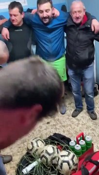 LE VESTIAIRE DE L'AS DU PIC APRÈS SA VICTOIRE 6 BUTS À 2 À SAINT JEAN DE MUZOLS