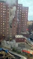 2 ados échappent à un incendie d'une façon incroyable