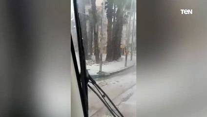 جولة مع ثلوج الإسكندرية❄ بعد أن تحول الشارع إلى اللون الأبيض 