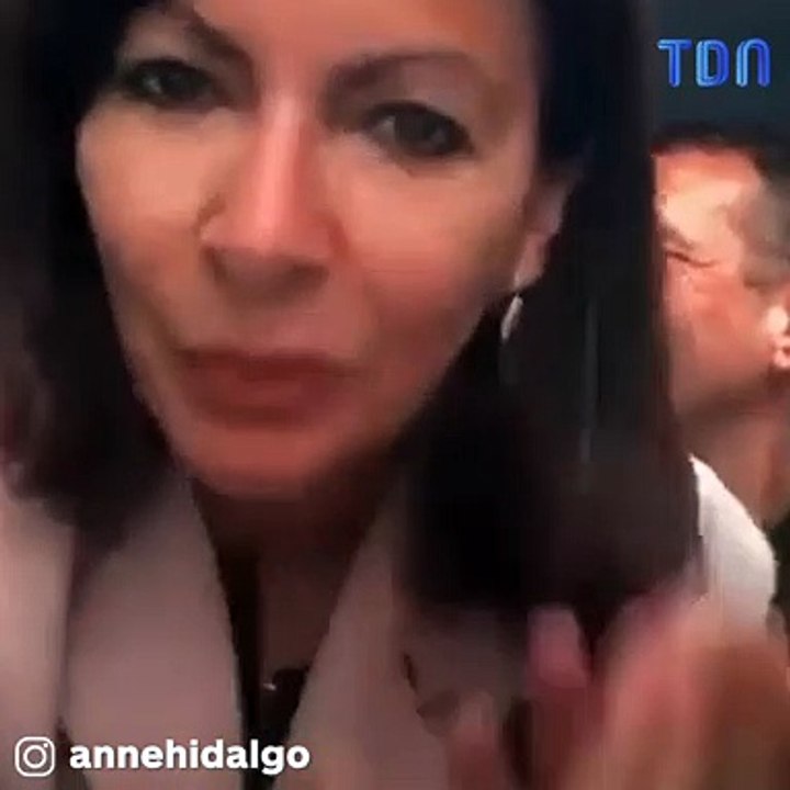 Entre stupéfaction, rires gênés et moquerie, la nouvelle sortie d'Anne Hidalgo : "Je découvre Paris en taxi et moins il y aura de voitures plus vous prendrez de taxis !"