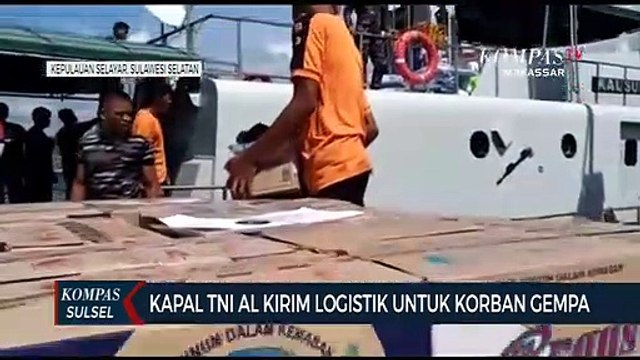Kapal TNI AL Makassar Kirim Logistik Untuk Korban Gempa Selayar