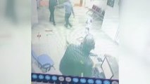 Son Dakika | Hastanede güvenlik görevlilerine satırlı saldırı güvenlik kamerasında