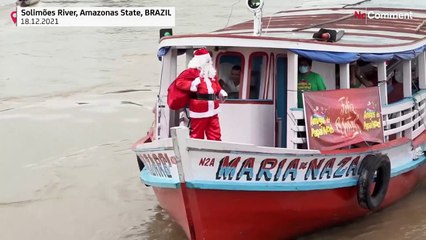 بابانوئل به دیدار کودکان جنگل آمازون رفت