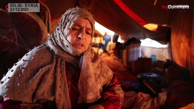 شاهد: الأمطار الغزيرة تغرق خيم النازحين السوريين في مخيمات إدلب