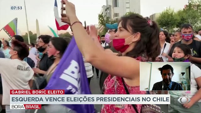 Candidato da esquerda, Gabriel Boric, é eleito em segundo turno no Chile. Ele se tornou o candidato mais novo a assumir a presidência do país.