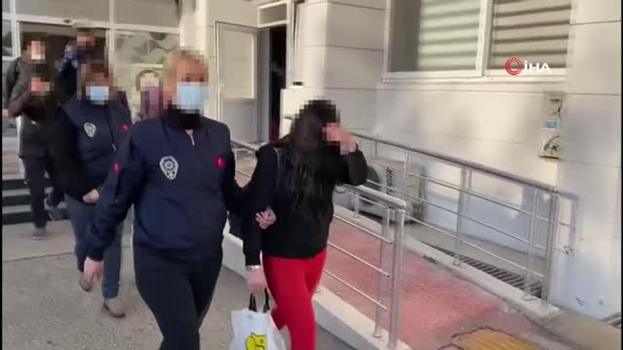 Mersin'de evlilik vaadiyle dolandırıcılık yaptıkları iddia edilen 5 kişi gözaltına alındı