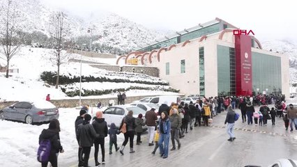 DENİZLİLİLER KAR KEYFİNİ BAĞBAŞI YAYLASI'NDA ÇIKARDI