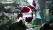 بدون تعليق: سانتا كلوز يغوص في حوض أسماك غوادالاخارا بالمكسيك