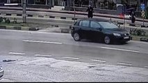 Son dakika haberi: Araba çarpan yaşlı kadın, metrelerce savruldu... O anlar kamerada
