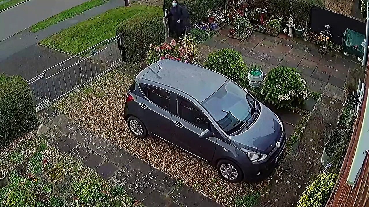 Police appeal over distraction burglary in Towcester, November 2021