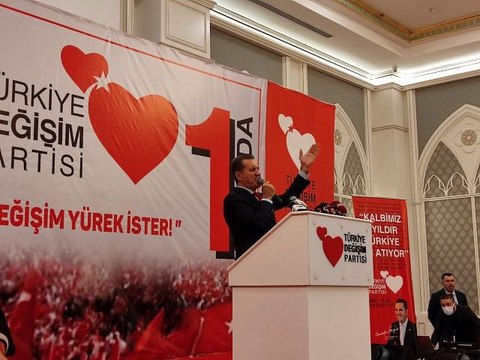 TDP Lideri Sarıgül: Muhalefet partileri ortaya çözüm koyamıyorlar, ortaya çözüm koyacak parti Türkiye Değişim Partisi'dir