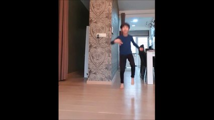 Très bonne méthode pour faire taire son petit frère