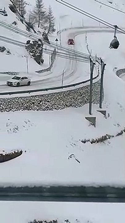 Quand on maitrise le drift en voiture, pas besoin de chaine à neige