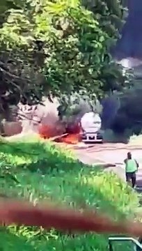 Morador de Japurá morre carbonizado em grave acidente entre duas carretas