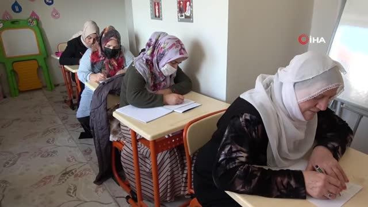 "Okumanın yaşı yoktur" diyerek yola çıkan örnek kadınlar