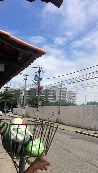 Powerlines Suddenly Pop With Electricity
