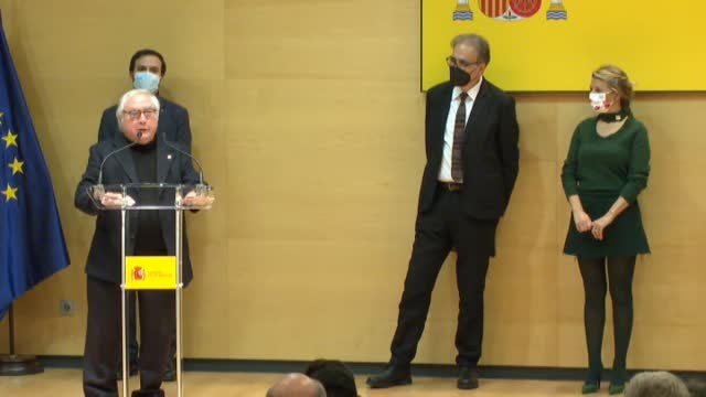 Subirats recibe la cartera de ministro de Universidades de manos de Castells