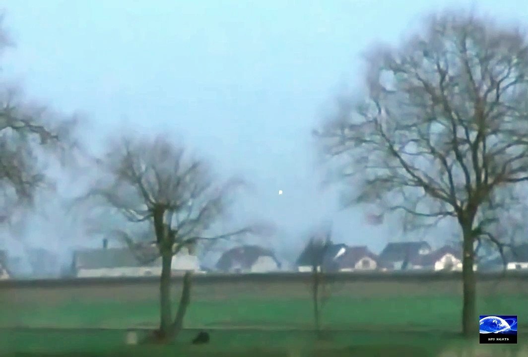 Shining UFO like a Star in Poland