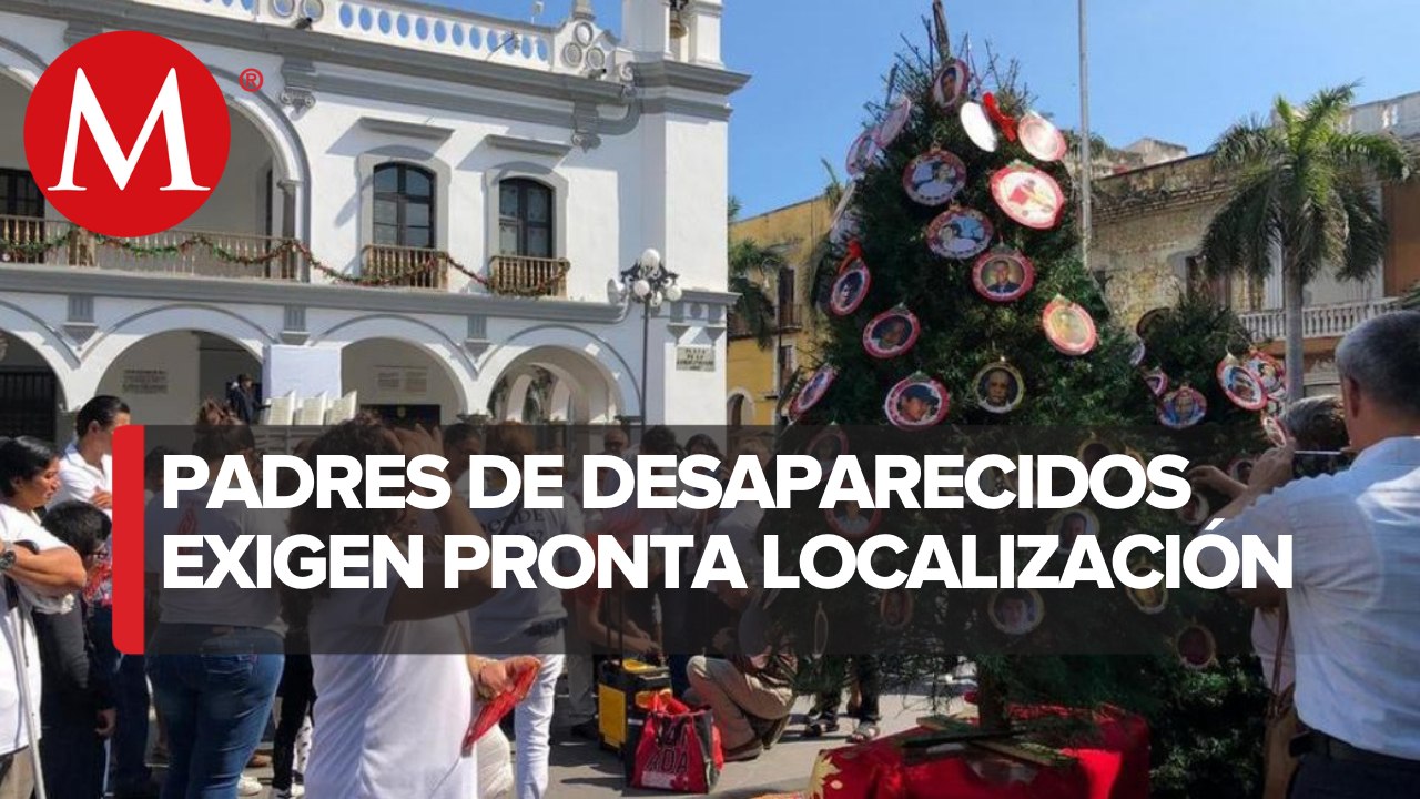 En Veracruz, colocan 'árbol del dolor' con rostros de desaparecidos