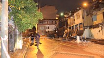 Kocaeli'de istinat duvarı yıkıldı, 2 ev boşaltıldı