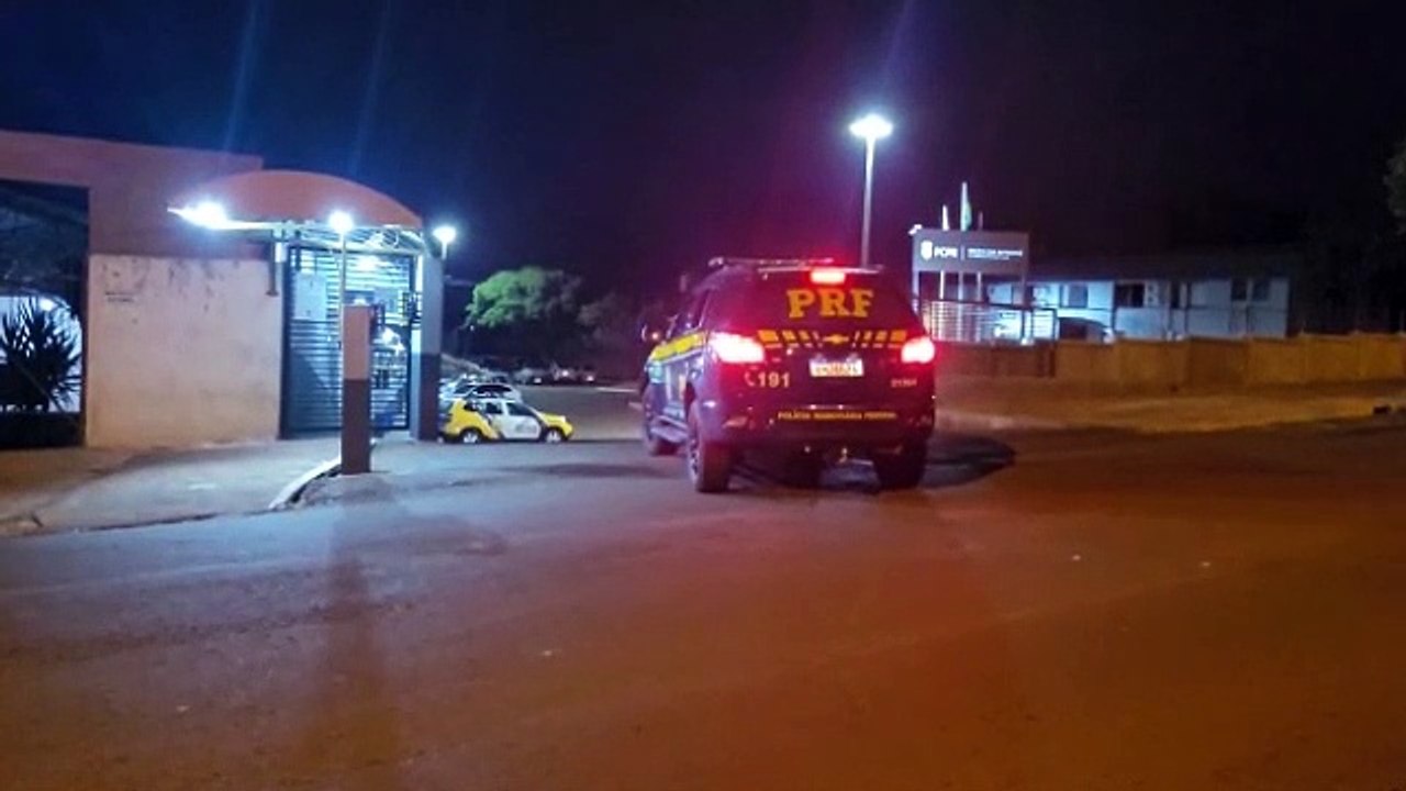 PRF apreende 1,200 kg de maconha em lixeira de ônibus de linha na BR-277