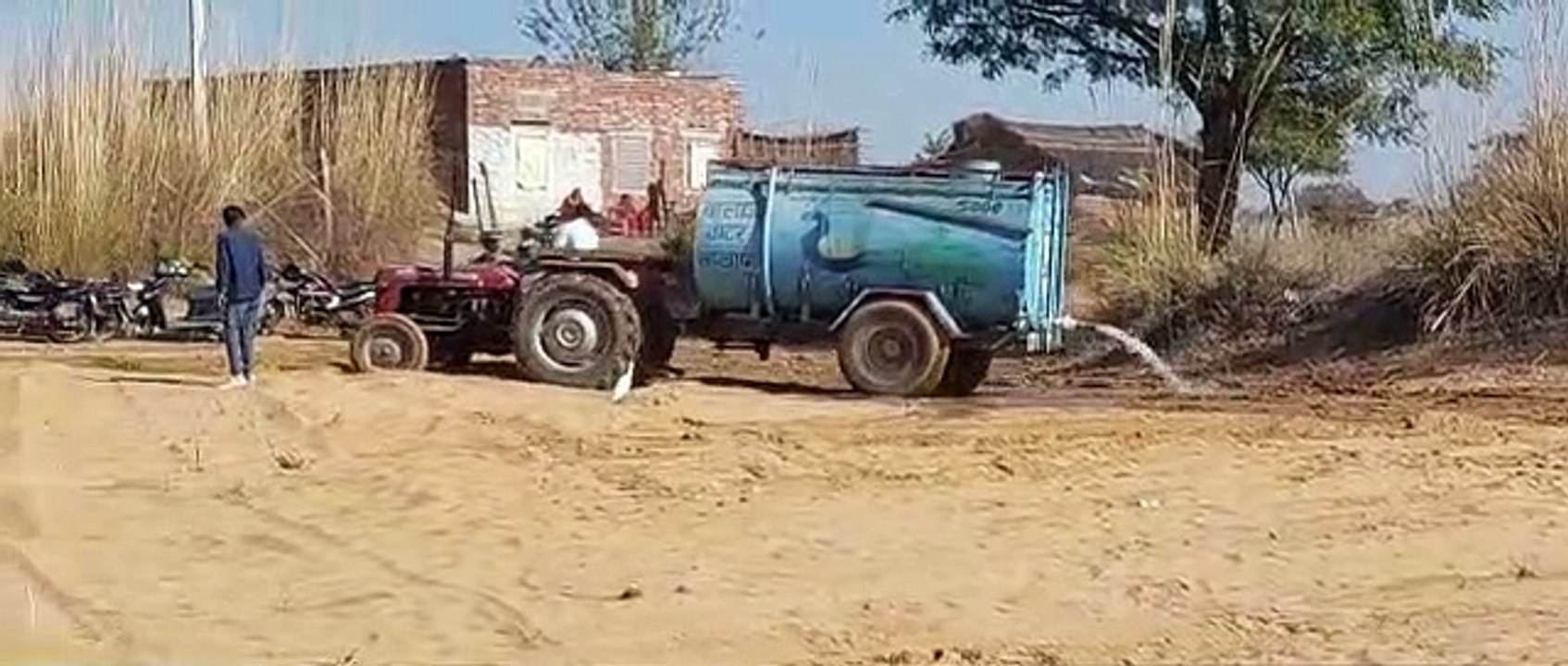 ये कैसा मिशन: जल जीवन मिशन के उद्घाटन में मंत्री के लिए व्यर्थ बहा दिया छह हजार लीटर पानी