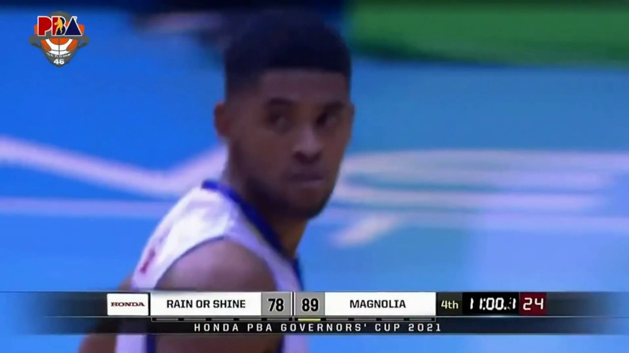 Jerrick Ahanmisi opens the final period with 8 straight points!