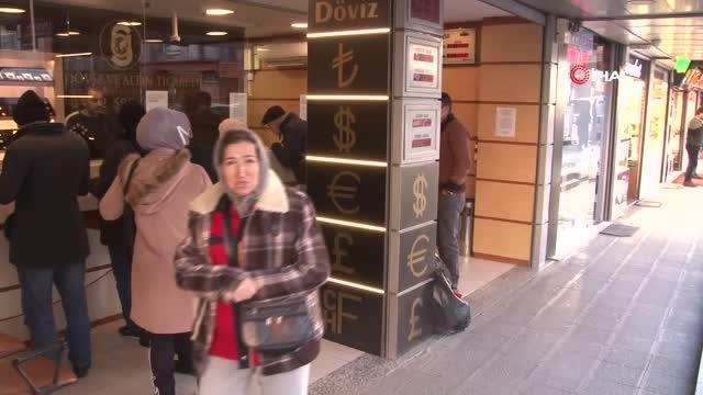 Dolar düştü, vatandaşlar döviz bürolarına koştu