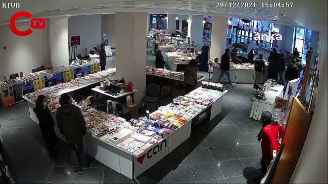 Karabük'te 'bir grup Selahattin Demirtaş kitabı satılıyor' diyerek kitap fuarını bastı: İşte o korkunç anlar...