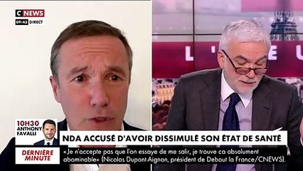 "C'est honteux !" : Agacé, Nicolas Dupont-Aignan fait retirer en direct un bandeau de CNews