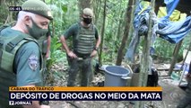 Policiais da Guarda Civil Metropolitana Ambiental encontraram uma espécie de depósito de drogas no meio da mata em São Paulo.