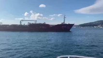 İstanbul Boğazı'nda gemi trafiği, tankerin iskele demirinin düşmesi nedeniyle askıya alındı