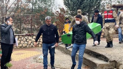 Son dakika haberleri... YALNIZ YAŞADIĞI VİLLASINDA ÖLÜ BULUNDU